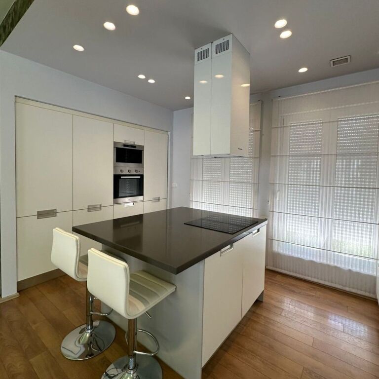 🏡✨ 4-Storey Villa for Rent – White House Residence, near TEG ✨🏡