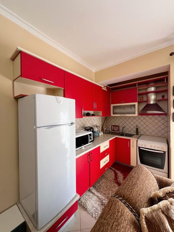 🌊 Appartamento 1+1 in affitto a lungo termine – Lungomare, Vlora