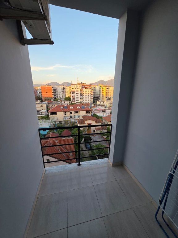 Shitet, Apartament 1+1, Unaza e Re, Tiranë.