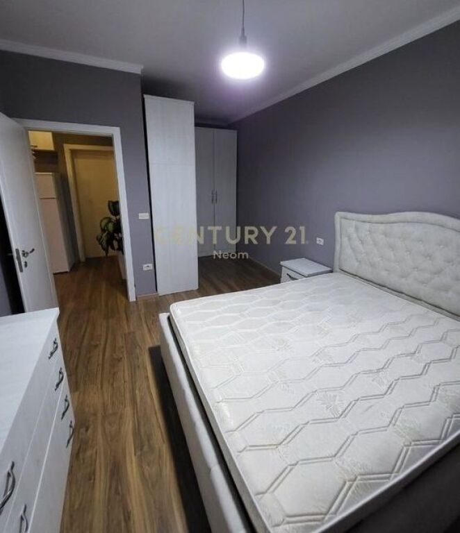 Apartment for rent 1+1 at Komuna e Parisit