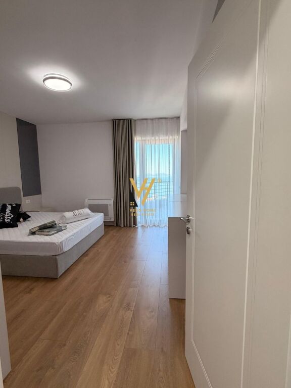 JEPET APARTAMENT 2+1+2+BLK ME QERA NE VLORE 1.500 EURO