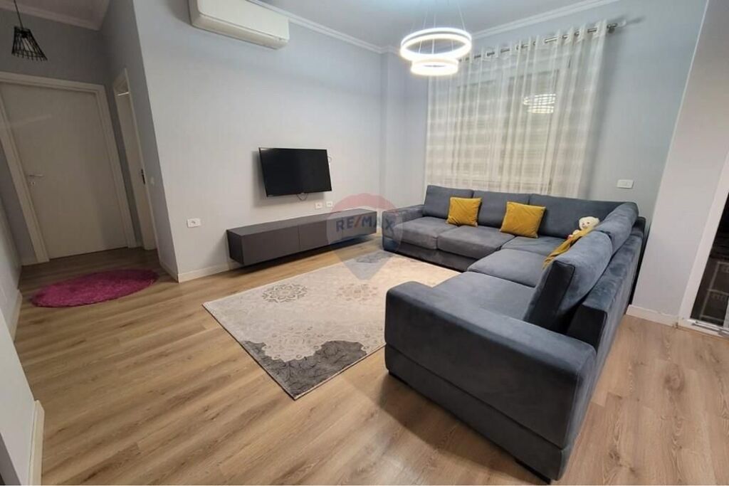 Apartment 2+1+2 for rent at 5 Maji !!!