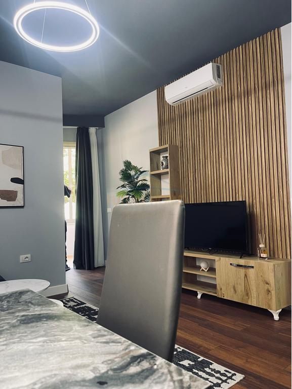 Qera, Apartament 2+1+2, Kopshti Botanik, Tirane.