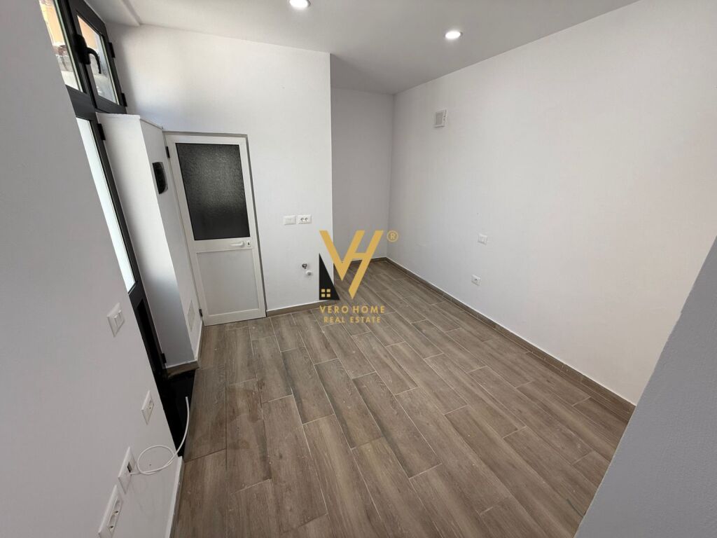 BUSINESS PREMISES 60 M2 FOR RENT AT THE ELECTRIC MARKET 800 EURO