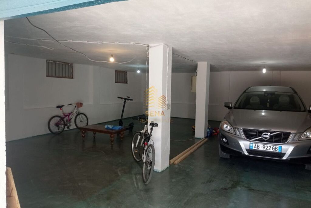 Qira, Magazine 130m2, Porcelan, 50.000 Lek/Muaj