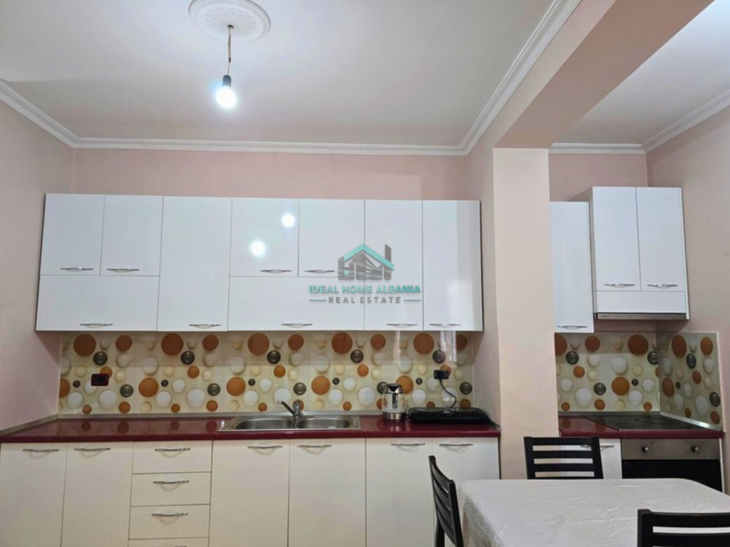 Apartament per Shitje 2+1 – Lungomare, Vlore.