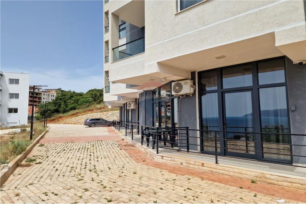 🏡 APARTAMENT 1+1 ME QIRA UJI I FTOHTË, VLORË