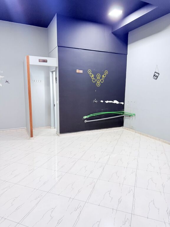 JEPET ME QERA AMBIENT BIZNESI STACIONI I PARE PLAZH, DURRES