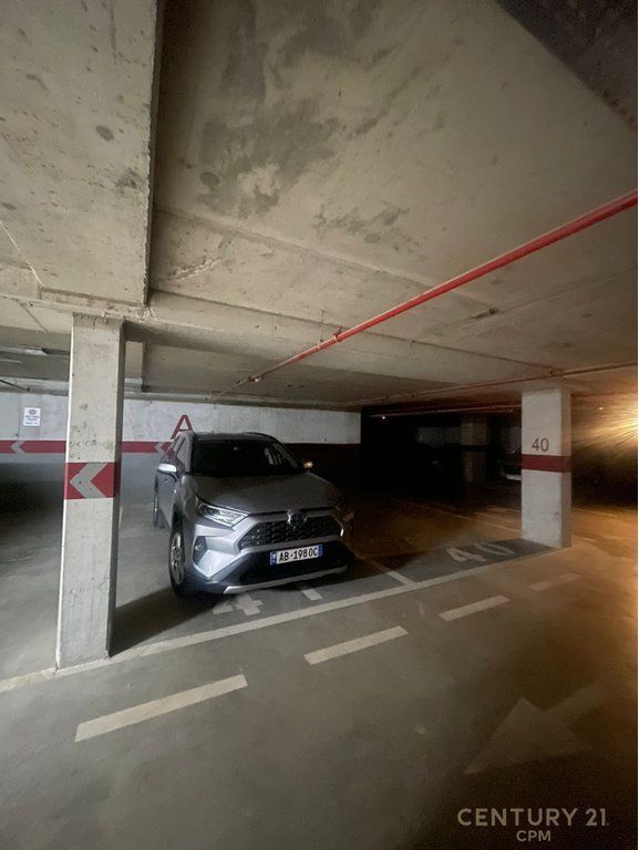 Apartament 2+1+2+Post Parkimi per shitje te Bulevardi i Ri