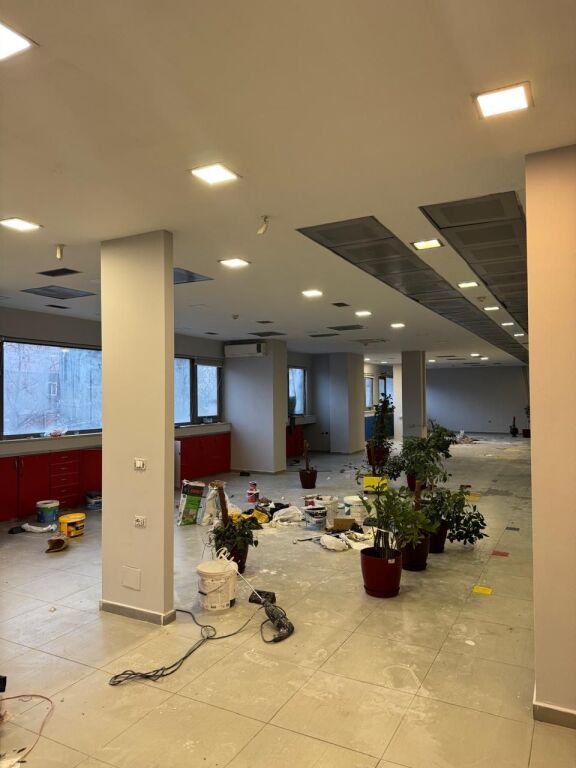 Ambjent biznesi, Rruga e Kavajes!