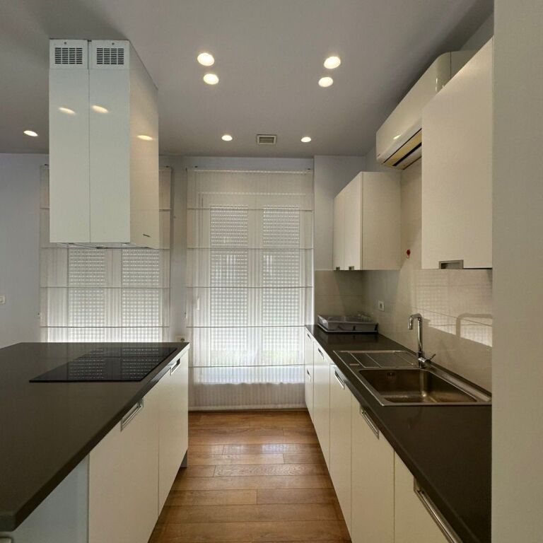 🏡✨ 4-Storey Villa for Rent – White House Residence, near TEG ✨🏡