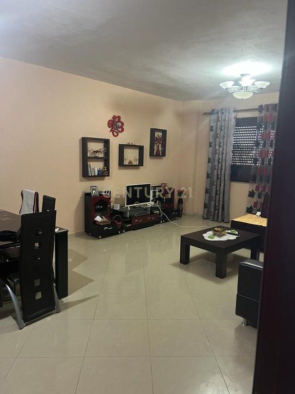 Apartament 2+1+2 për shitje në Zonën e Astirit, Tiranë