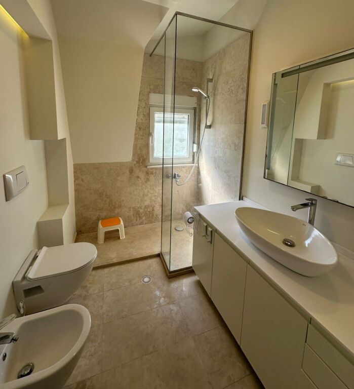 🏡 JEPET ME QIRA VILË LUKSOZE 4-KATËSHE – White House, TEG