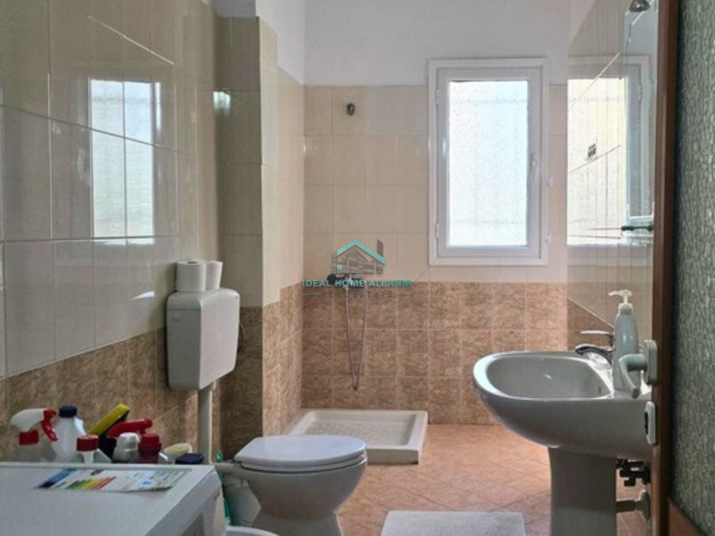 Apartament per Shitje 2+1 – Lungomare, Vlore.