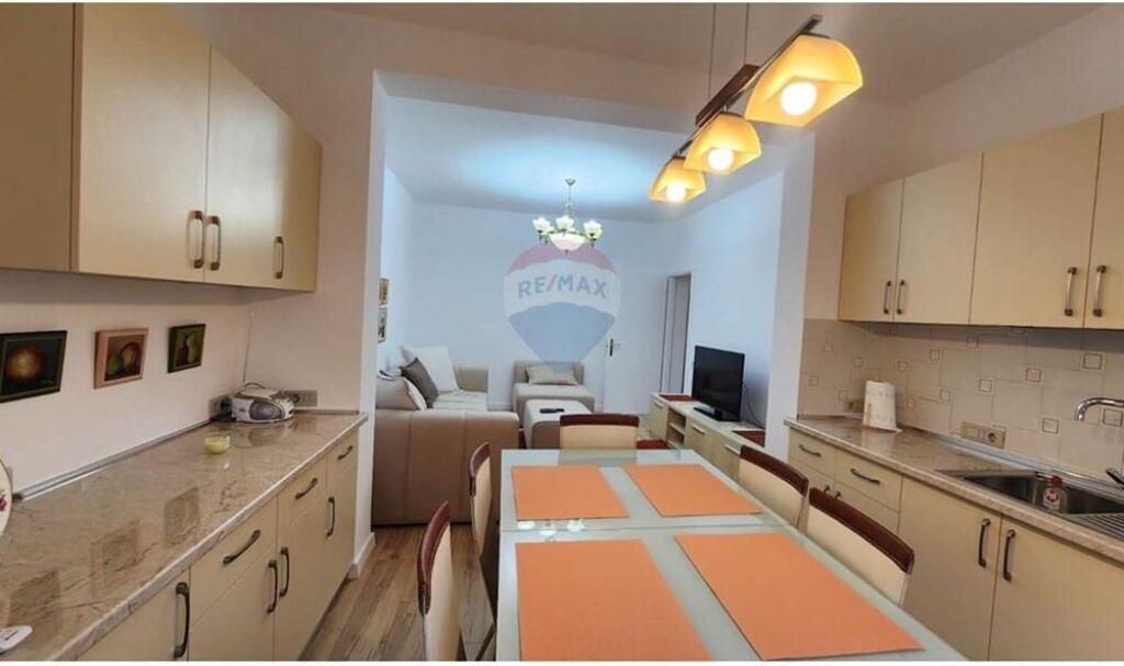 Apartment 2+1 for rent Durres Street