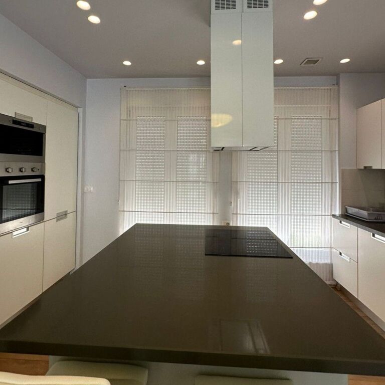 🏡✨ 4-Storey Villa for Rent – White House Residence, near TEG ✨🏡