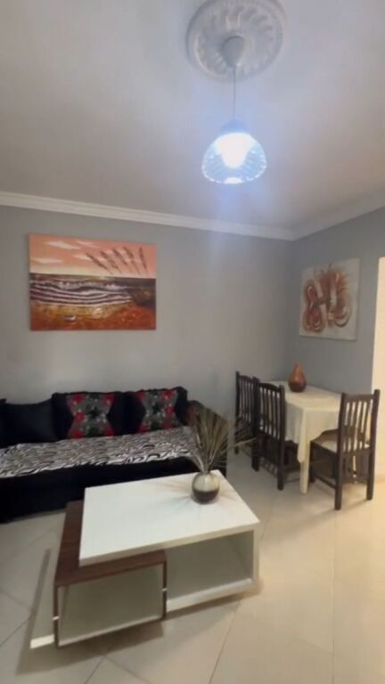 Jepet me qira apartament 1+1+ballkon  pranë Venue Club