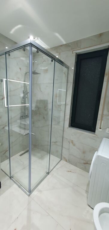 JEPET ME QERA APARTAMENT 2+1+2 NE STACIONIN E PARE TE PLAZHIT, DURRES