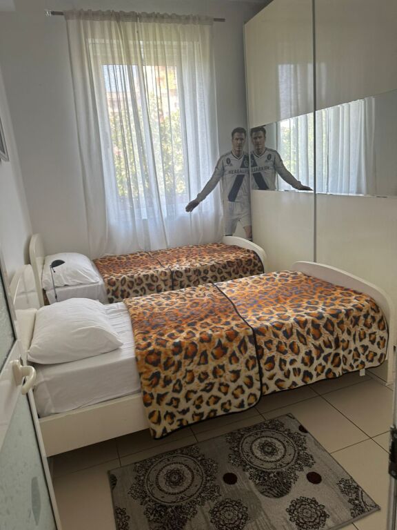 Bllok Jepet apartament me qira 1+1 Kafe Roma