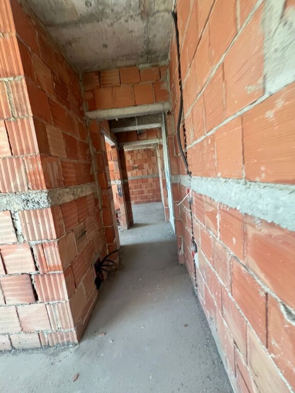 OKAZION APARTAMENT NE SHITJE 2+1+2 RRETHI KLANIT PORCELAN