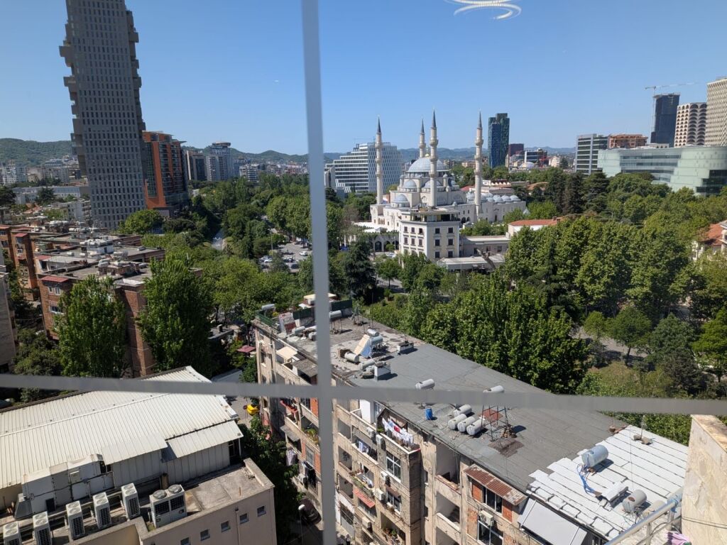 🏠 1+1 me Qira - Prapa Shkollës së Baletit 📍