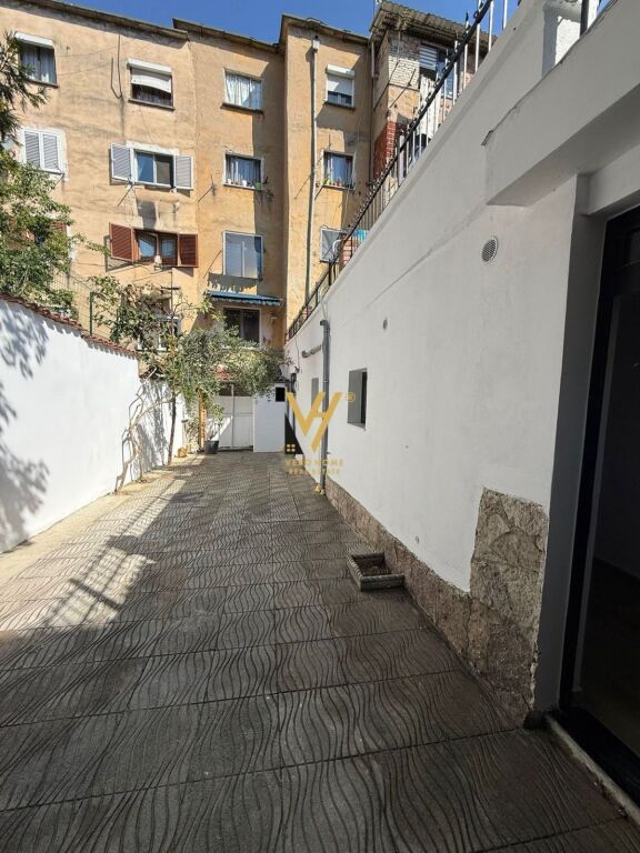 BUSINESS PREMISES 60 M2 FOR RENT AT THE ELECTRIC MARKET 800 EURO