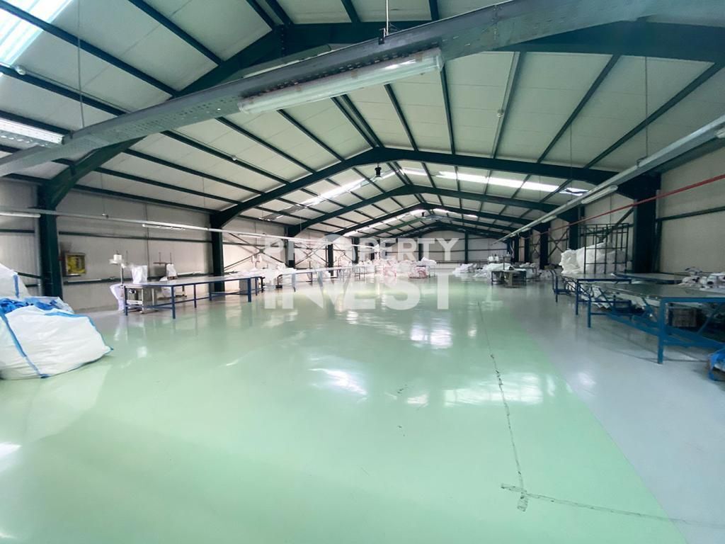 Object for sale, showroom, fantastic warehouse on the Durres Tirane highway