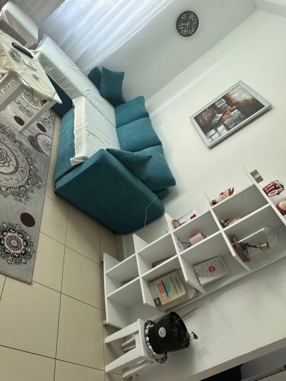 Bllok Jepet apartament me qira 1+1 Kafe Roma