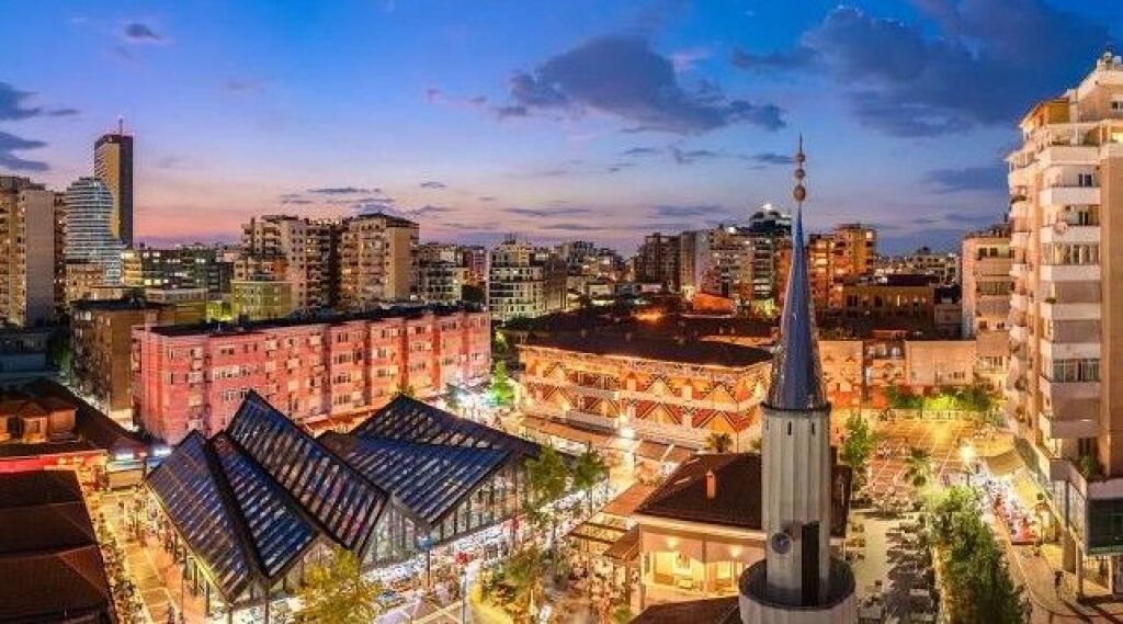 🌇Shitet Apartament 2+1 te Pazari i Ri🔥