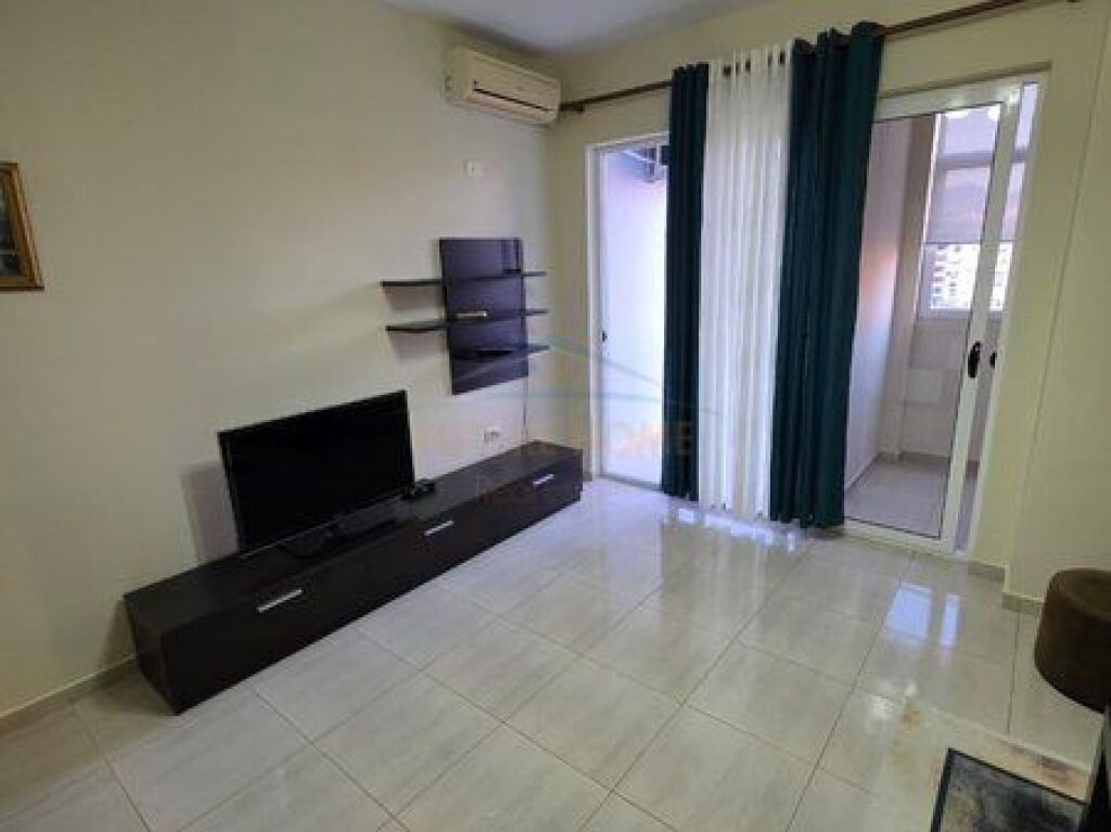 Shitet, Apartament 1+1, Unaza e Re, Tiranë.