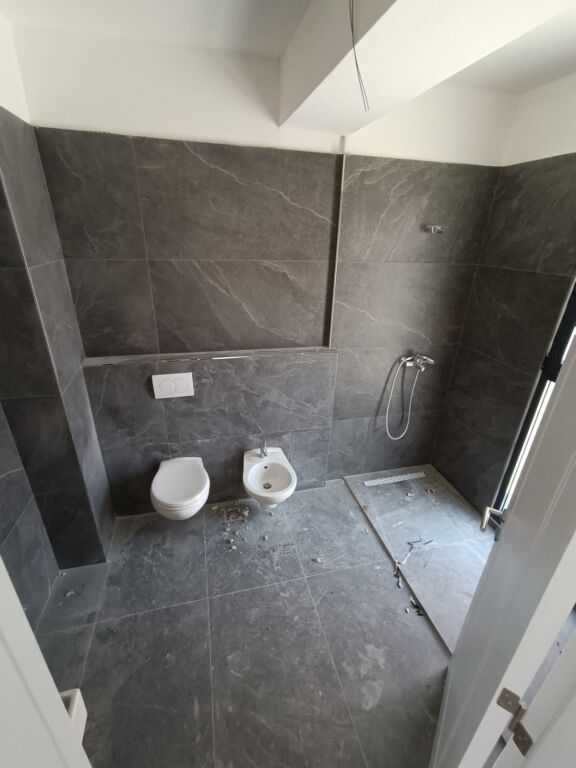 5 Ambiente biznesi 1+1 edhe 2+1 me qera ne Bulevardin e Ri Tirane (ID 42111559)
