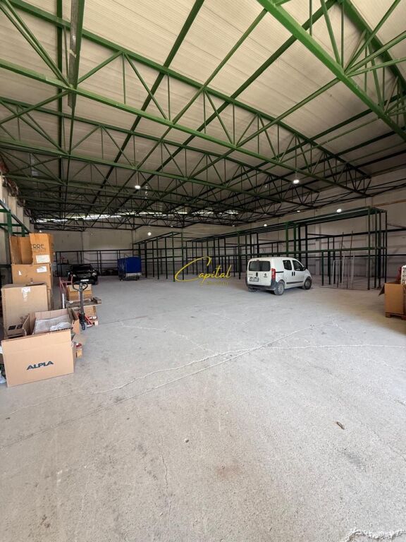 MAGAZZINI IN AFFITTO 800 M2 AUTOSTRADA TR-DR 4000 EURO