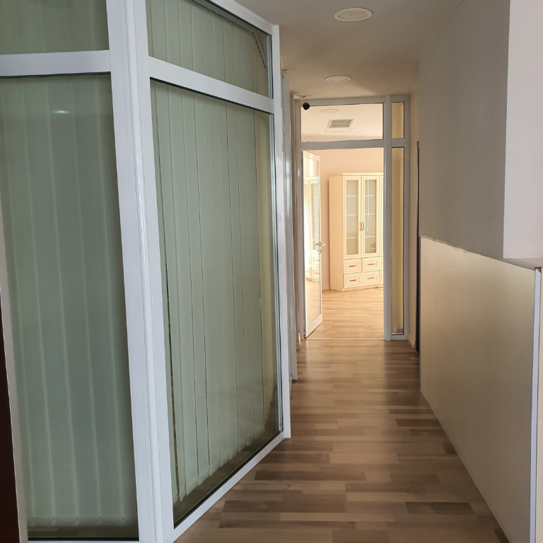 ZYRË PËR QIRA – Pami 📍 Tek Liqeni, pranë Kopshtit Zoologjik