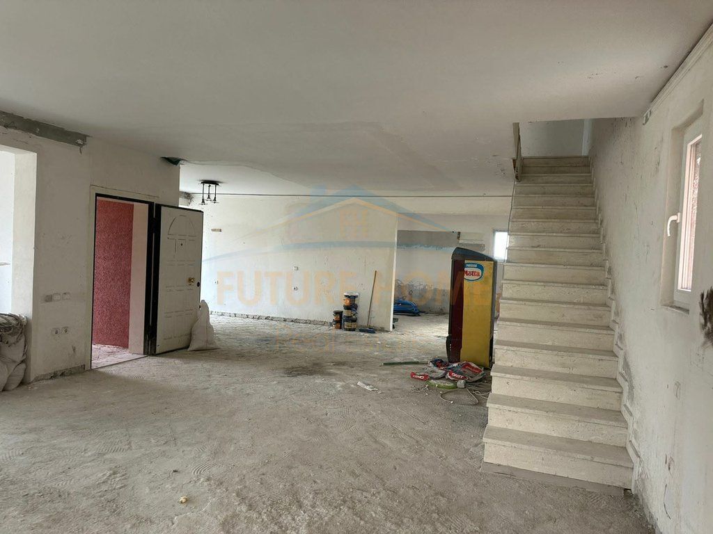 Kreu / Pronat / UNA68212  Kërko Për Apartamente, Toka, Vila, Zyra Për Shitje Ose Qira  Qera, Vilë 5-Katëshe, Kodra e Diellit 2