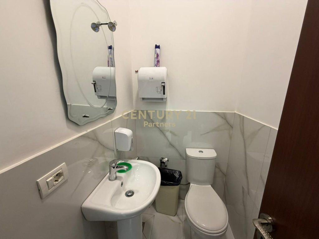 SHESIM AMBIENT DHE 2 POSTE PARKIMI PERBALLE DELIJORGJIT