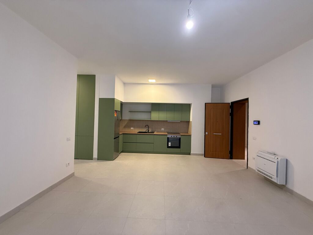 Jepet Ambient 2+1 me qera për zyra ose banim tek dilijorgji