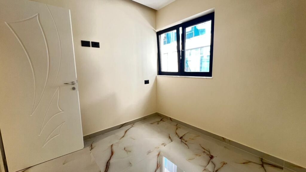 Ambjent zyrash me qira pranë Fakultetit Ekonomik