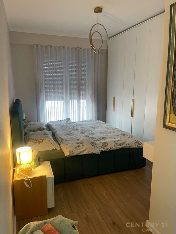 Apartament 2+1+2+Post Parkimi per shitje te Bulevardi i Ri