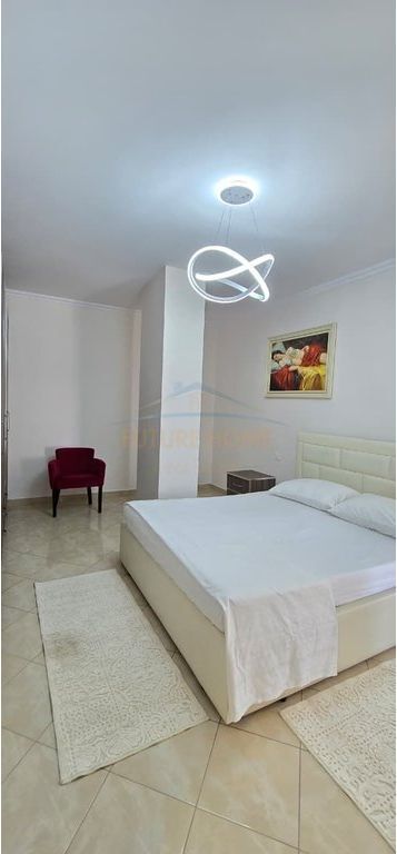 Qera, Apartament 1+1, ish Parku i Autobuzave, Tiranë