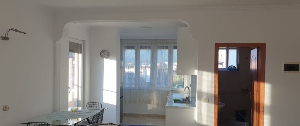 Affitto | Apartament 1 + 1 | Rruga Kongresi i Manastirit | 420 €/mese