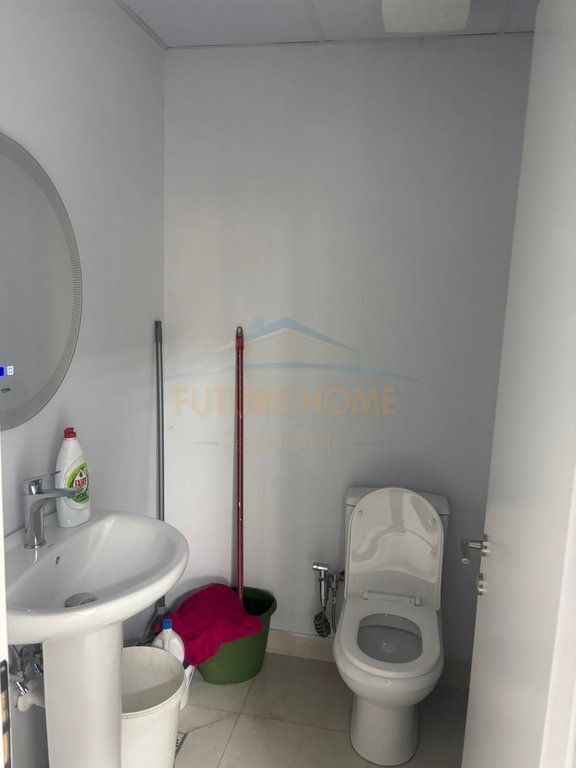 Qera, Dyqan, Vila L, Tirane