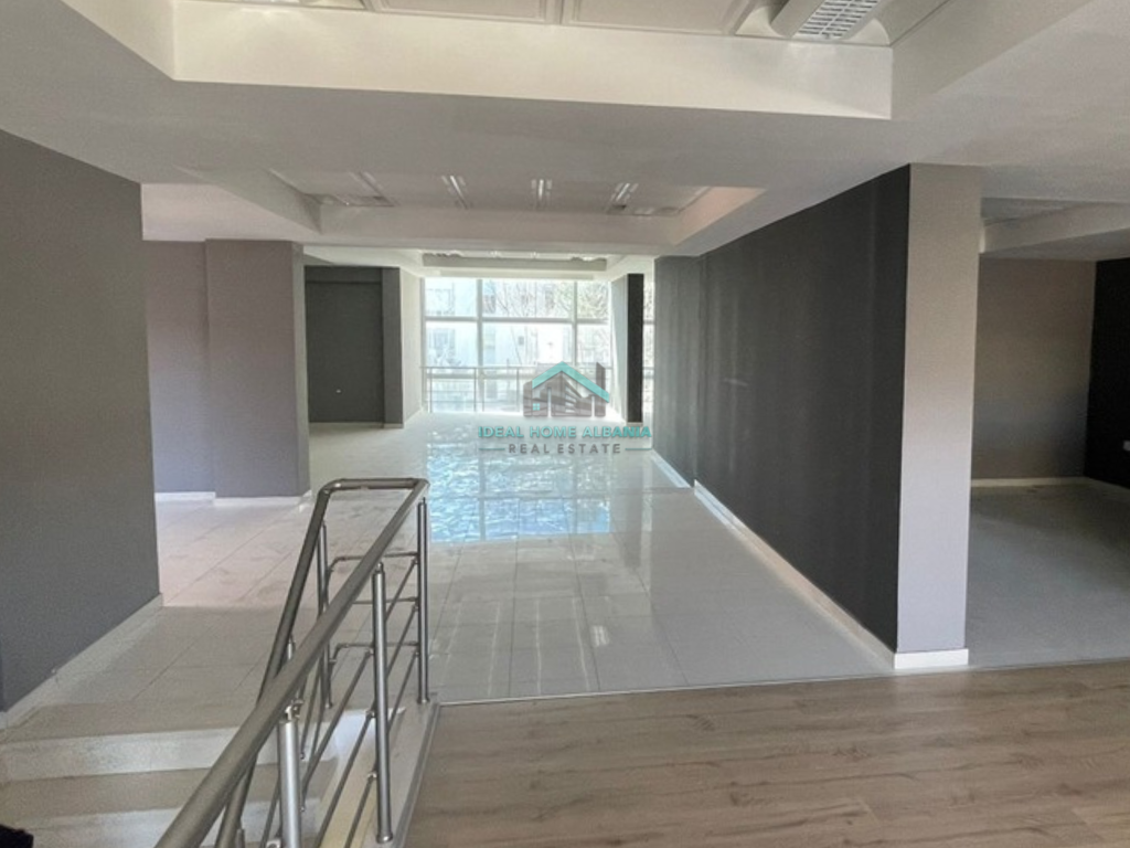 SHOP FOR RENT – RRUGA E RE, VLORË