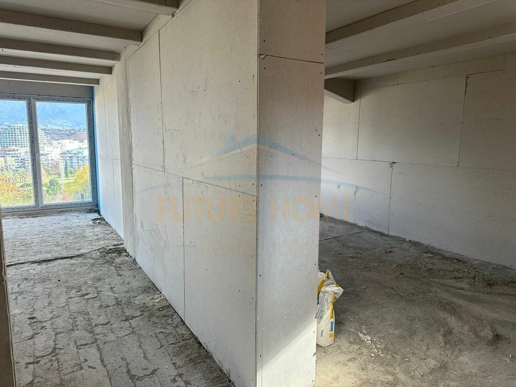 Kreu / Pronat / UNA68212  Kërko Për Apartamente, Toka, Vila, Zyra Për Shitje Ose Qira  Qera, Vilë 5-Katëshe, Kodra e Diellit 2