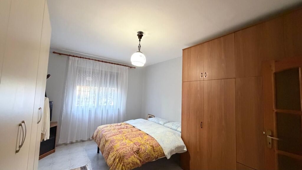 Apartament 1+1 me qira – Ali Demi, pranë Drejtorisë së Policisë !