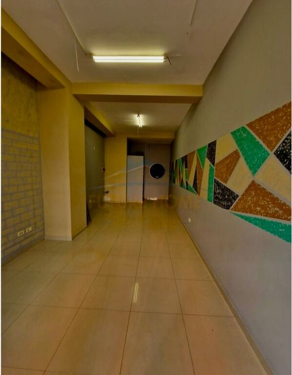 Qera, Ambient Biznesi,Unaza e Re