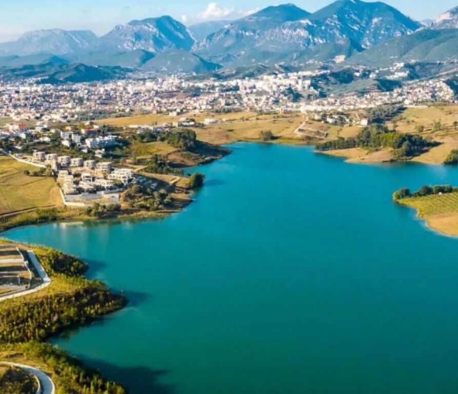 Individual Villas in Rolling Hills 2