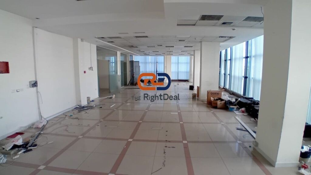 At Kodra e Diellit, Business Unit for Sale, On Main Road !!!