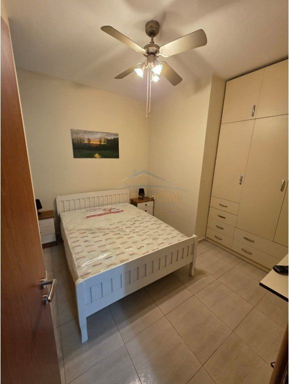 Shitet, Apartament 1+1, Unaza e Re, Tiranë.