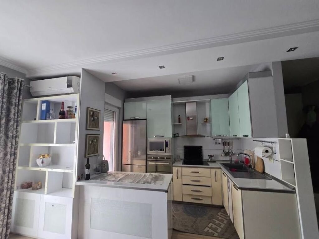 Apartament 2+1 me qira tek Kontakti 21 Dhjetori!