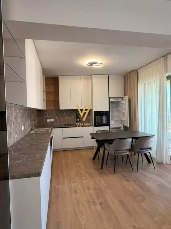 JEPET APARTAMENT 2+1+2+BLK ME QERA NE VLORE 1.500 EURO